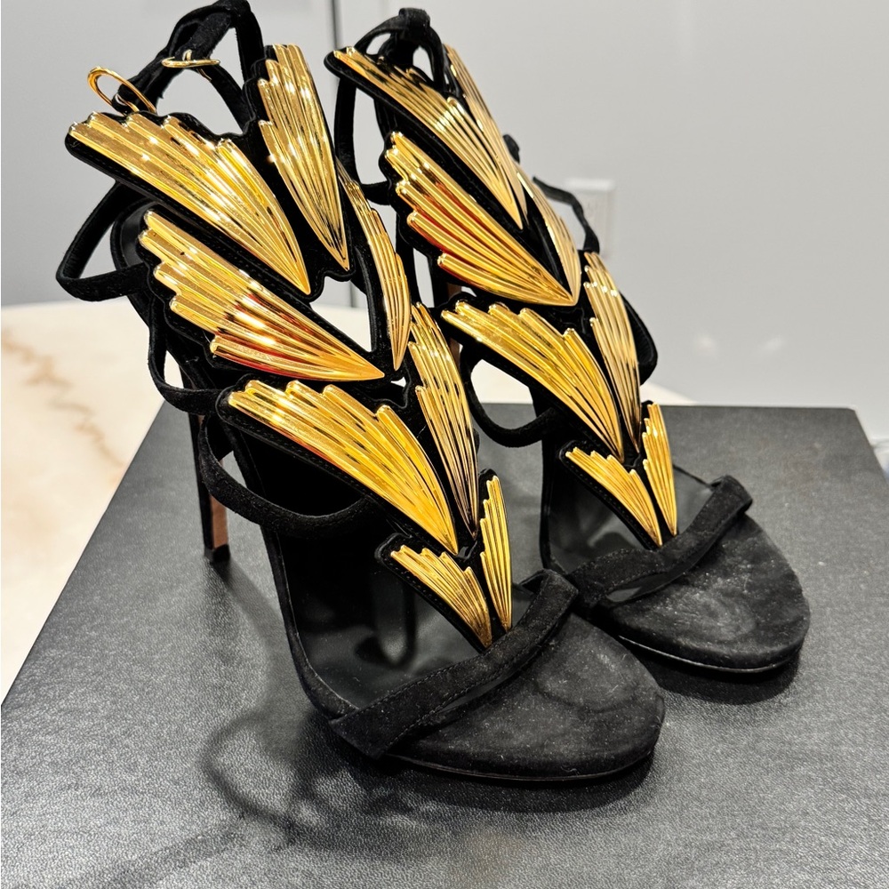 Giuseppe Zanotti Black Heels with Gold Accents - Picture 4 of 9